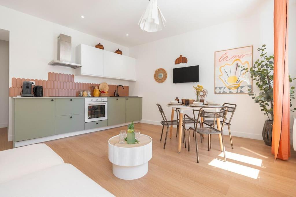 Charmant T3 Sur Jolie Place, Parking Inclus, Clim La Ciotat Bagian luar foto